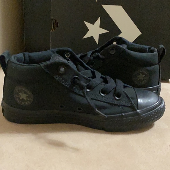 Brand New kids Converse - Picture 5 of 7